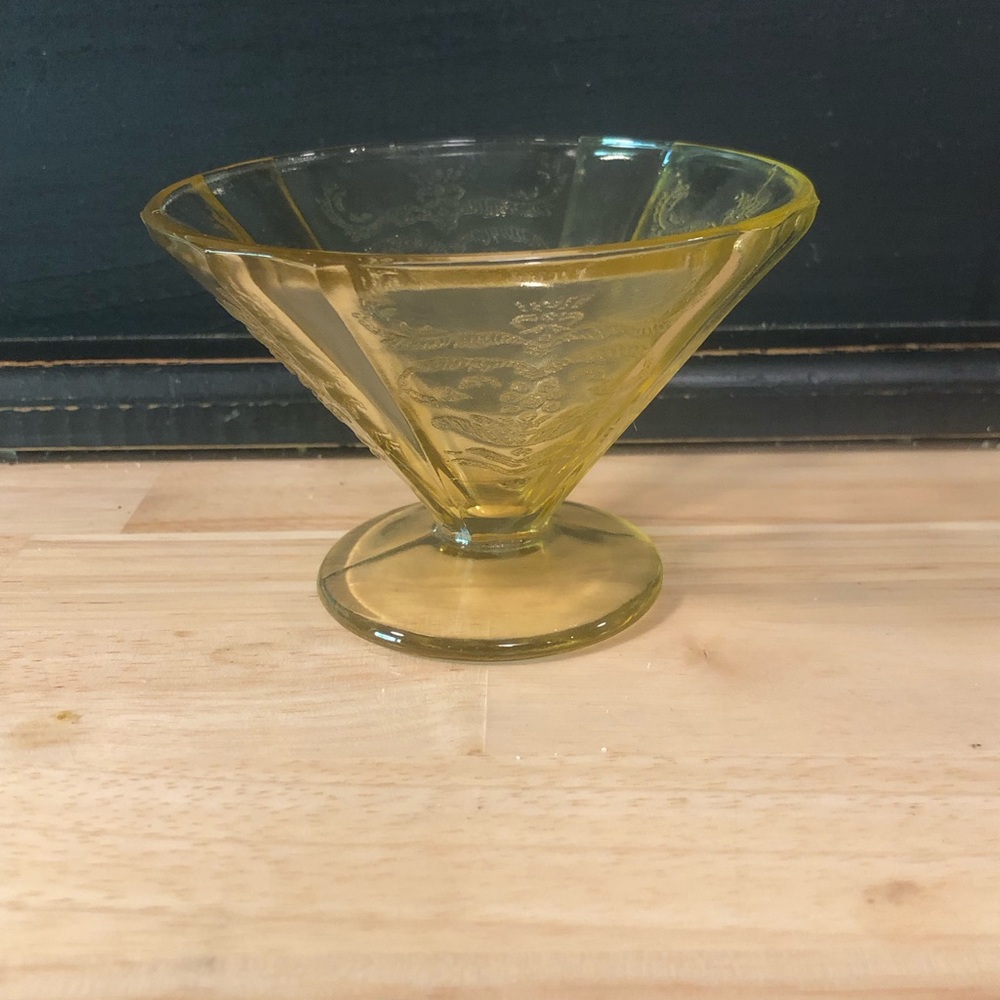 Vintage Federal Glass “Madrid” Sherbet Dish